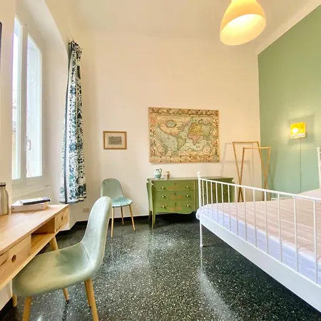 Apartment Casaviva - Cozy Nest In Genova's Old Town With Lift